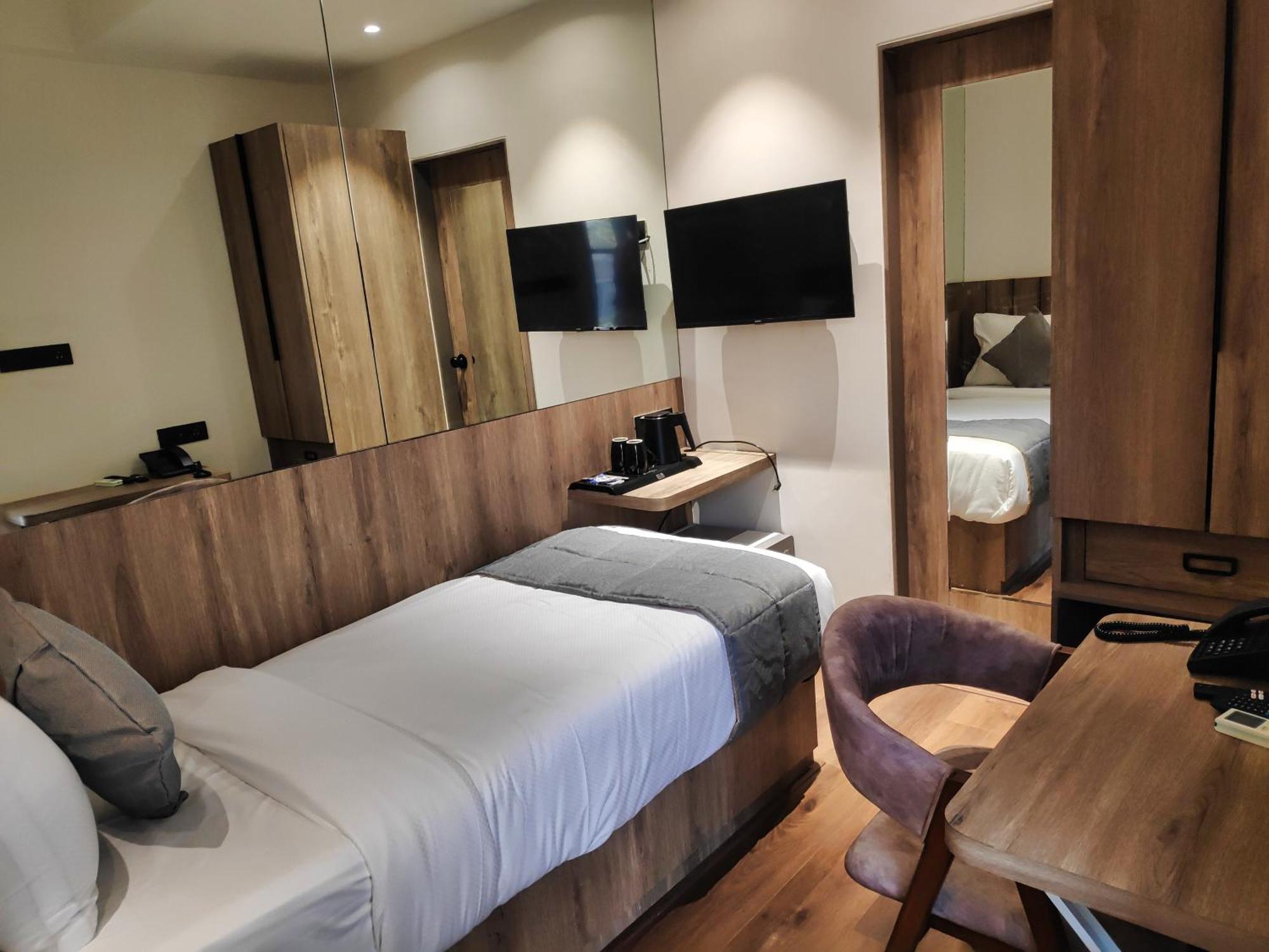 מומביי Maxxvalue Hotel Midc - Andheri מראה חיצוני תמונה